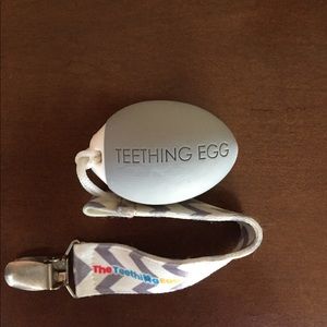 Teething egg with lanyard